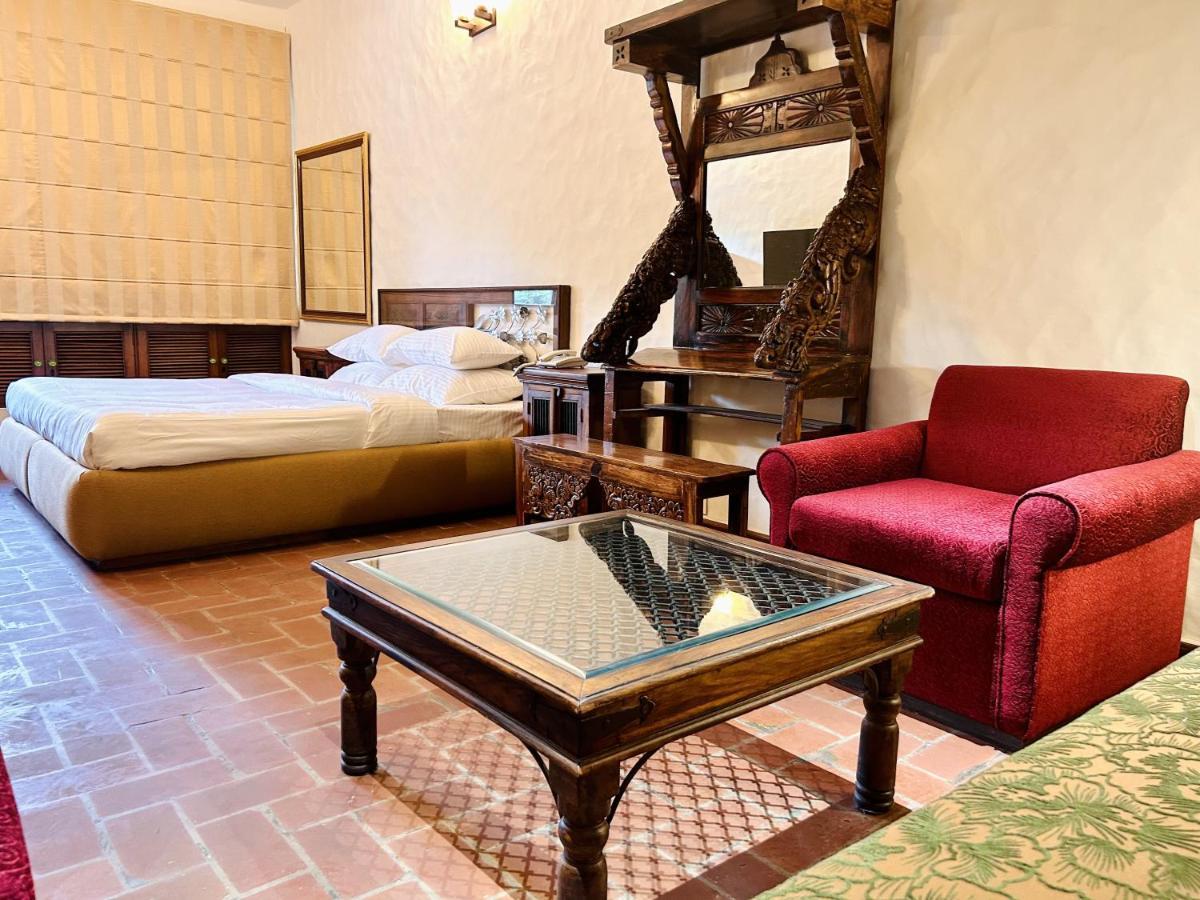 The Kaptain'S Retreat Chandīgarh Buitenkant foto