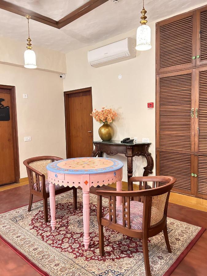 The Kaptain'S Retreat Chandīgarh Buitenkant foto